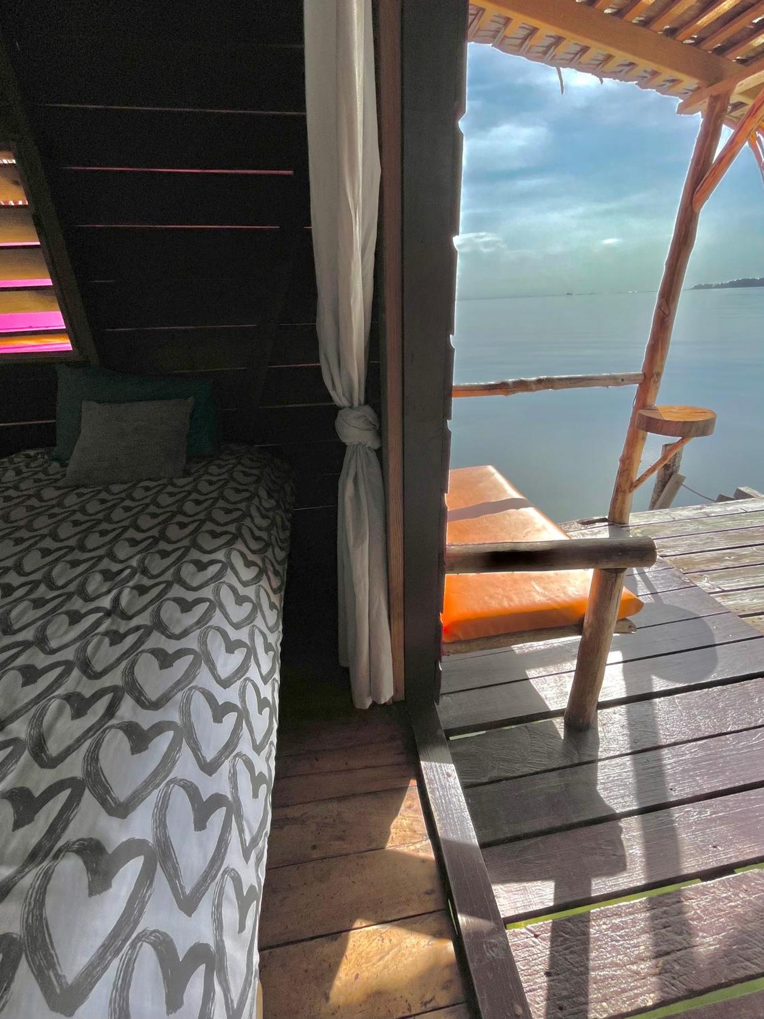 Urraca Monkey Island Eco Resort (Adults Only) Punta Laurel Phòng bức ảnh